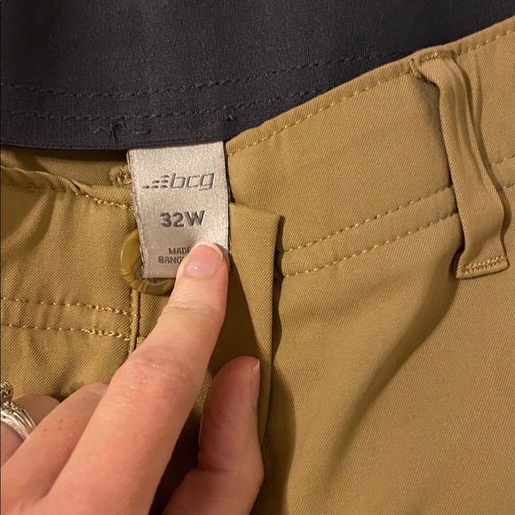 Men's Khaki Golf Shorts - Picture 2 of 3